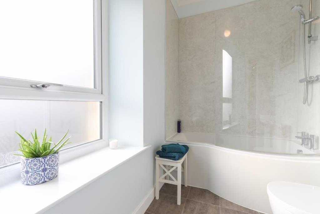 Folly View - Private, Peaceful Apartment With Stunning Views. เพทลีย์บริดจ์ ภายนอก รูปภาพ